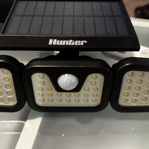 Hunter X0029 Solar Lamp like new, 2*1200mAh, 300 lumens