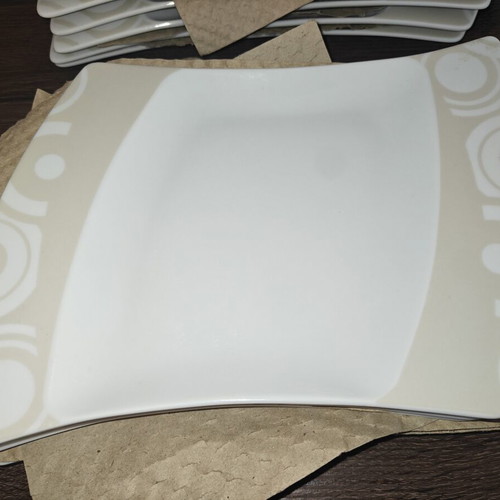 Hausmann porcelain dinnerware set like new, modern beige circles