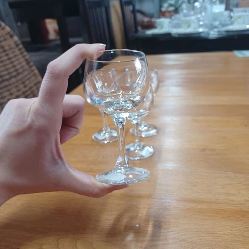 Small stemmed glasses set of 4 like new