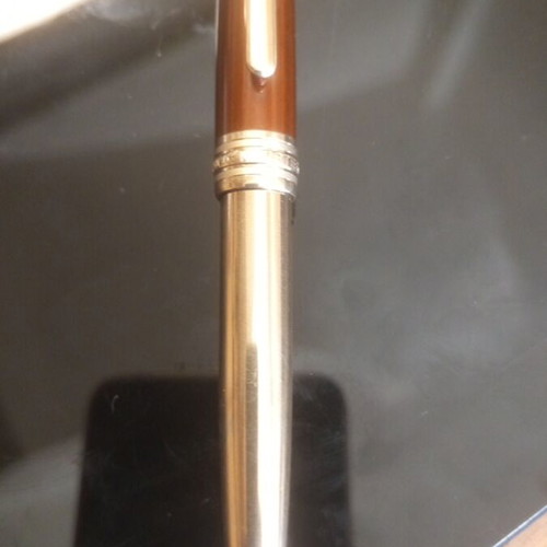 Montblanc ballpoint pens lot of 2 with leather case like new