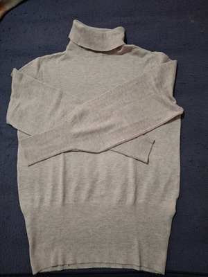 Mohito pink turtleneck sweater like new, size S