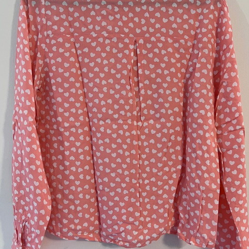 Ijoah shirt with white hearts on pink background, size S