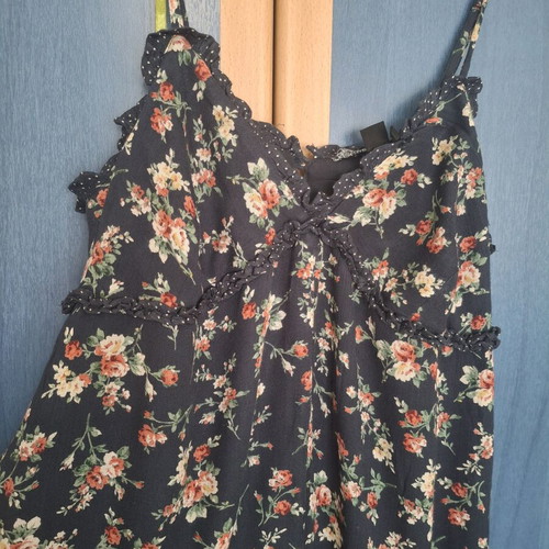 Attrattivo floral dress like new, size large, colorful