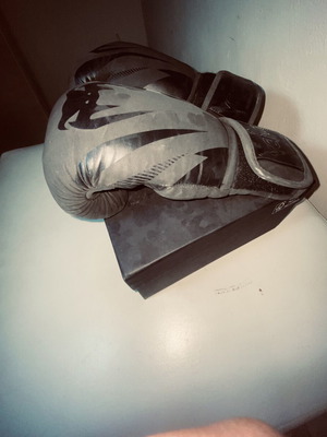 Venum KB gloves 12 oz used
