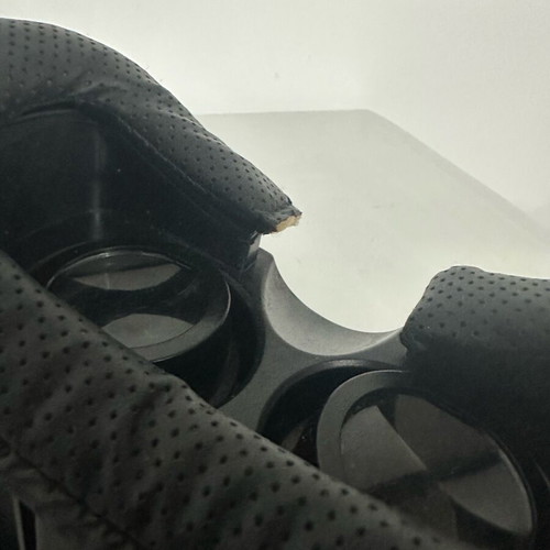 Virtual Reality Device like new with minor wear