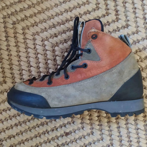 Garmont vintage hiking boots size 38 like new, beige brown
