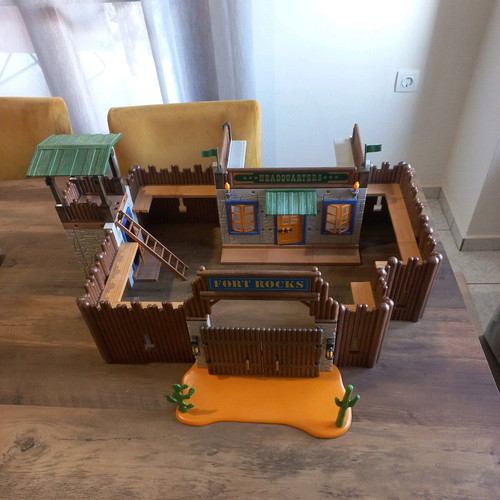 Playmobil Western Fort Rocks 70944 new, complete building