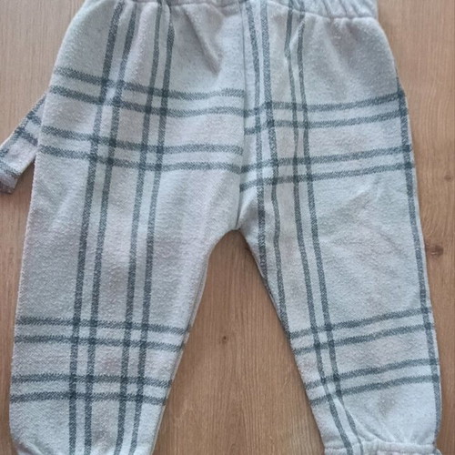 Baby pants for girls 6-9 months like new, pack of 4