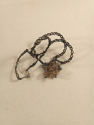 Pendant flower handwoven with metal wire made to order