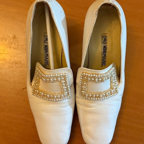 Bournazos bridal pumps with pearls like new, size 39, white