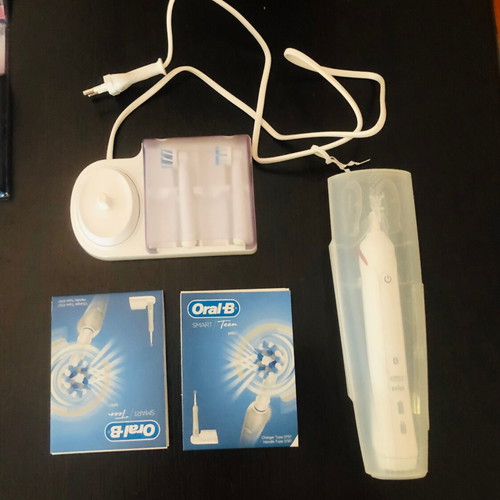 Oral-B Smart 4 4500S Special Edition electric toothbrush