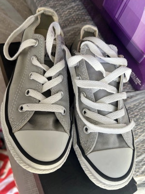 All Star Converse Shoes Size 31 Like New, Gray