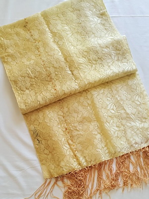 Pashmina scarf like new, gold-beige with fringes by Doca