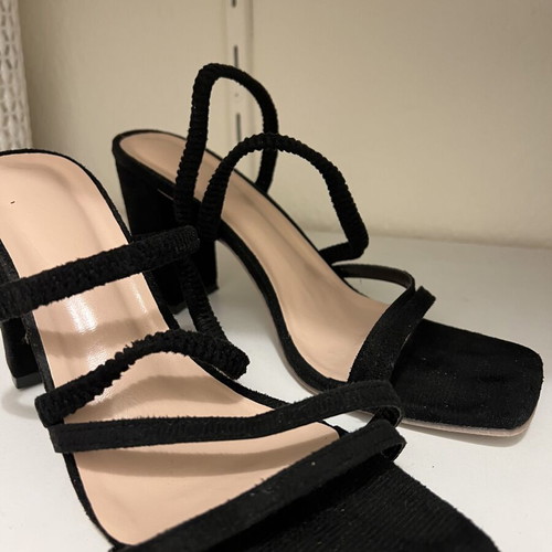 Pumps like new, black, slipper style with thick heel
