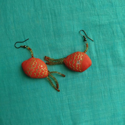 Handmade fish-shaped earrings in fabric and beads, like new, orange