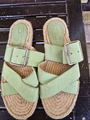 Sandals used, size 37, green slippers