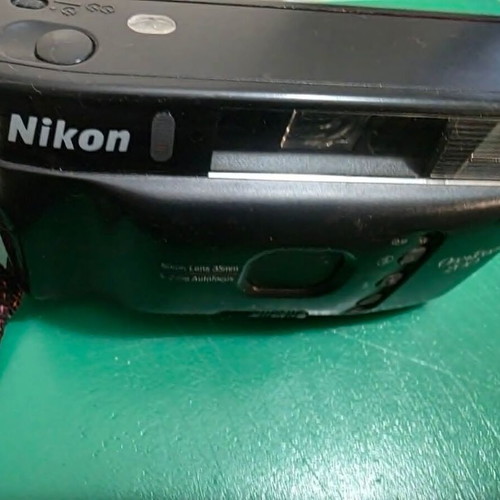 Nikon One Touch 200 retro film camera, 35mm lens, 5-zone autofocus