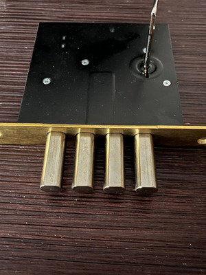Additional cylinder lock like new, 4 turns, 4 pins