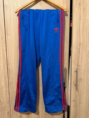 Φόρμα Adidas S αυθεντική σαν καινούργια, μπλε και κόκκινη με φερμουάρ