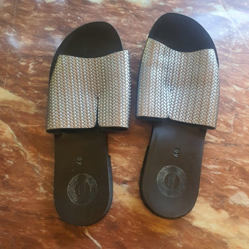 A.L.E. sandals size 40 like new, black and silver