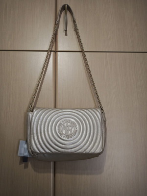 Ynot? Shoulder Bag new, beige and silver with quilted texture