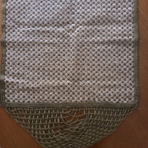 Table runner like new beige itamina embroidered with beads
