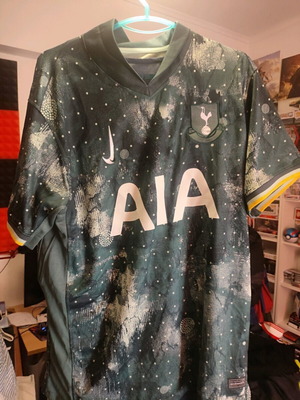 Tottenham Official Replica Jersey like new, size 2XL