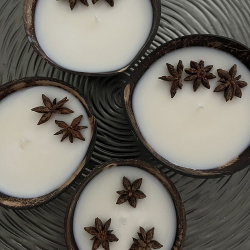 Soy wax candle with coconut scent