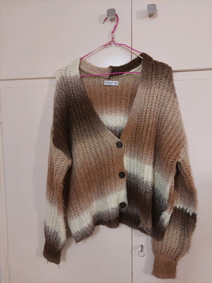 Stradivarius knitted brown cardigan like new with ombre patterns