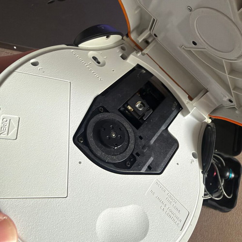 Sony S2 D-SJ301 Walkman G-Protection portable CD player used