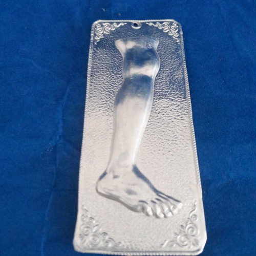 Metal votive in excellent condition