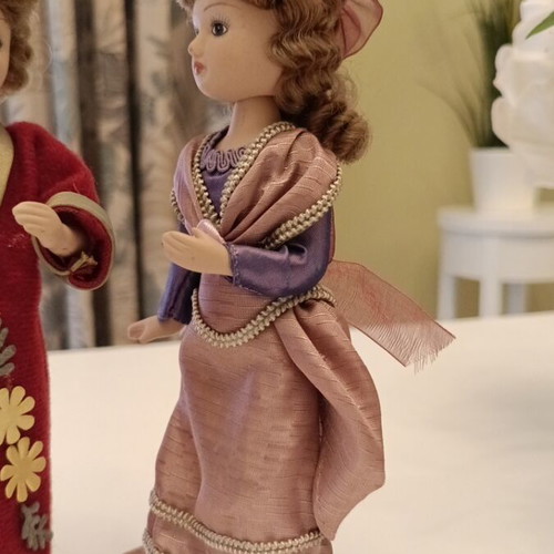 Porcelain dolls like new, 21 cm