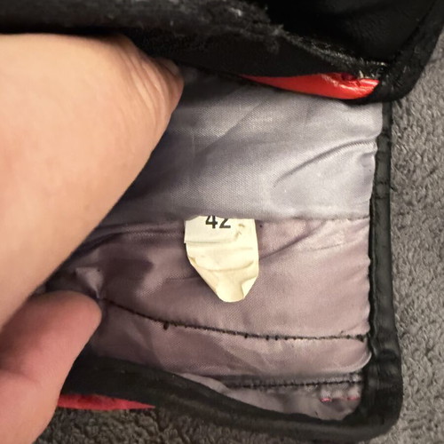 Γάντια μποξ Everlast μεταχειρισμένα με 3 λάστιχα
