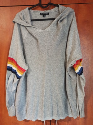 INC gray sweatshirt used, size XXXL