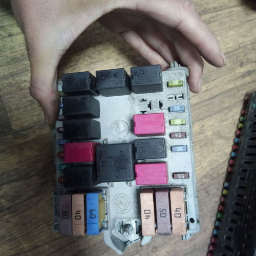 Fuse box Alfa Romeo 147 1.9 JTD used, 51742420