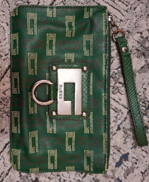Guess τσαντακι (δώρο δειγματάκι άρωμα Gaultier)