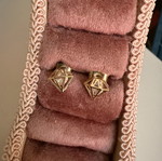 Diamond-shaped earrings new