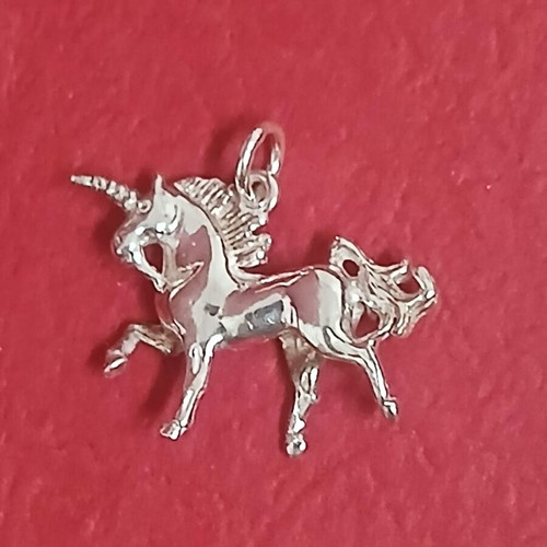 Silver unicorn pendant