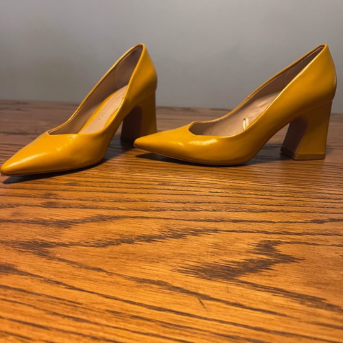 Zara pumps used yellow, stylish
