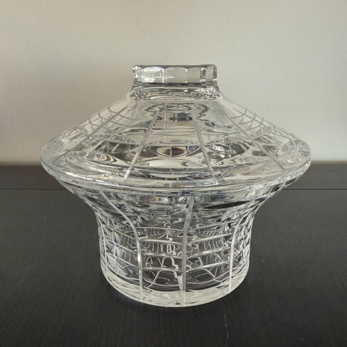 Crystal container with lid like new with embossed pattern