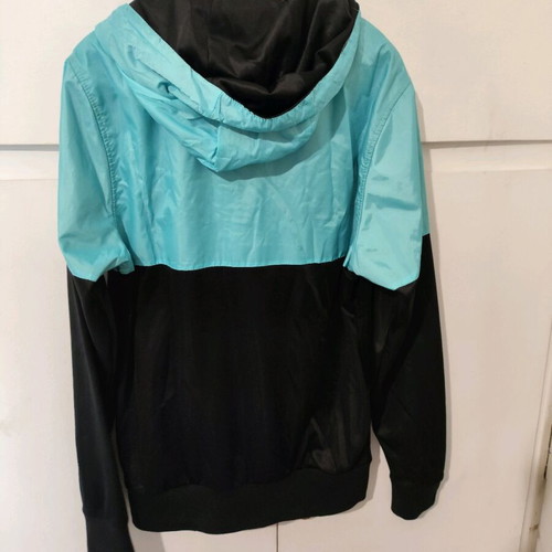 Windbreaker jacket like new, size M