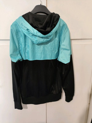 Windbreaker jacket like new, size M