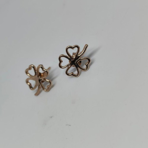Four-Leaf Clover Earrings in Pink Gold Color like new
