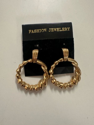 Hoop earrings like new, gold-colored