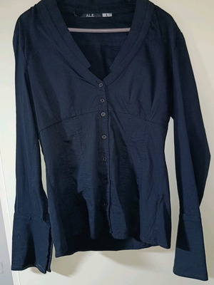 A.L.E. Large shirt black like new