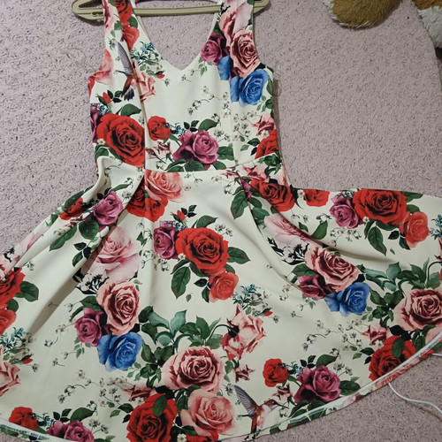 Grama Floral Dress like new, size L, white multicolor