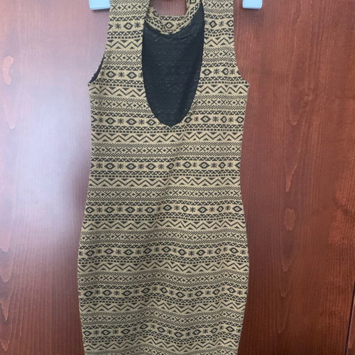 On Line evening dress like new, black and gold, fitted