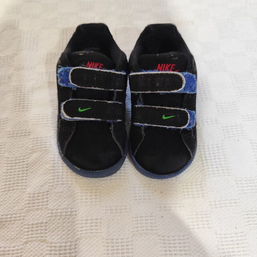 Nike baby shoes size 21.5 used