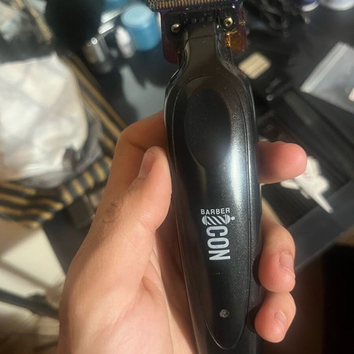 Trimmer Barber Icon used with new replacement blade
