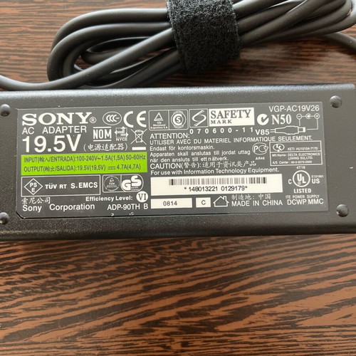 Sony Laptop Charger ADP-90TH B 19.5V 4.7A 90W new with power cable